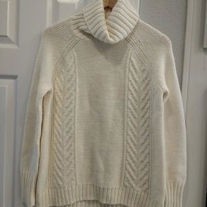 American Eagle Outfitters Turtleneck Sweater Small